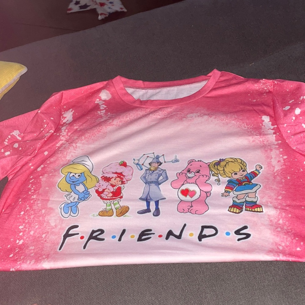 Size Med cute Friends shirt